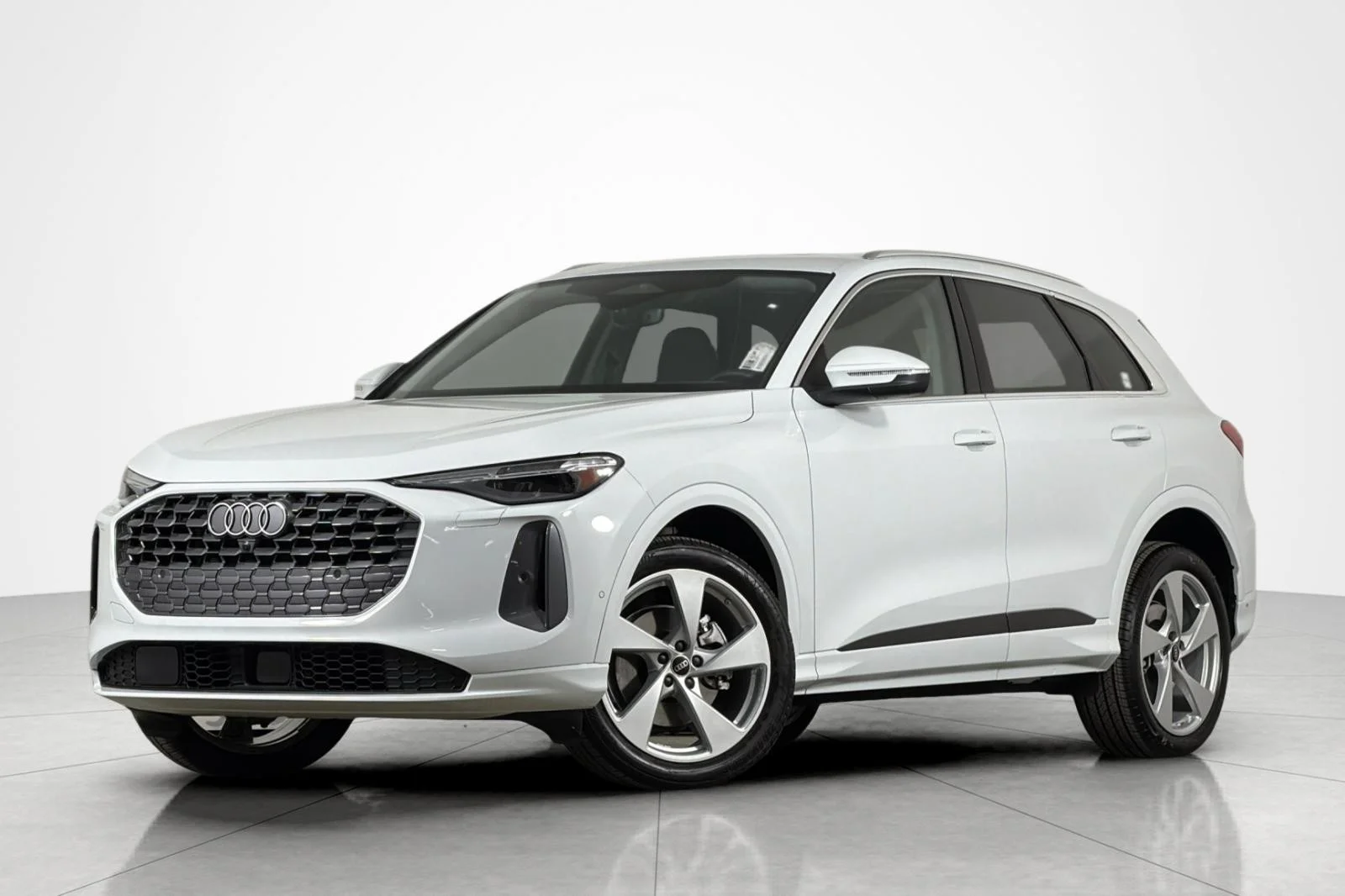 2025 Audi Q5 40 Premium Plus's photo