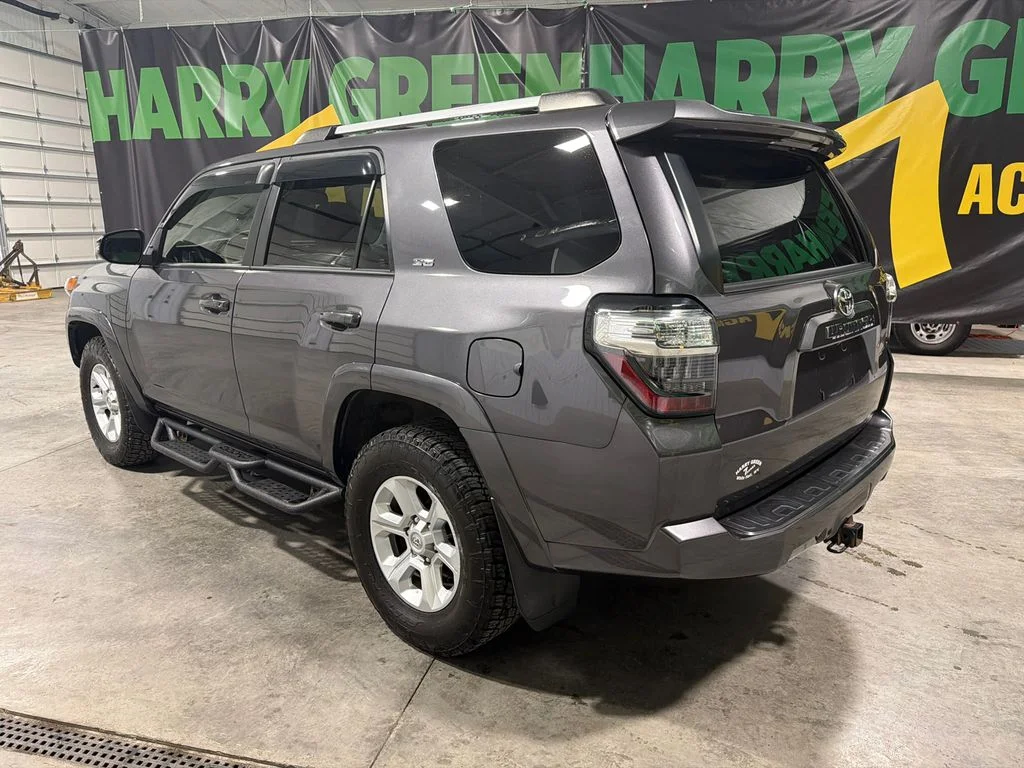 Used 2022 Magnetic Gray Metallic Toyota SR5 Premium 3RD ROW image 5