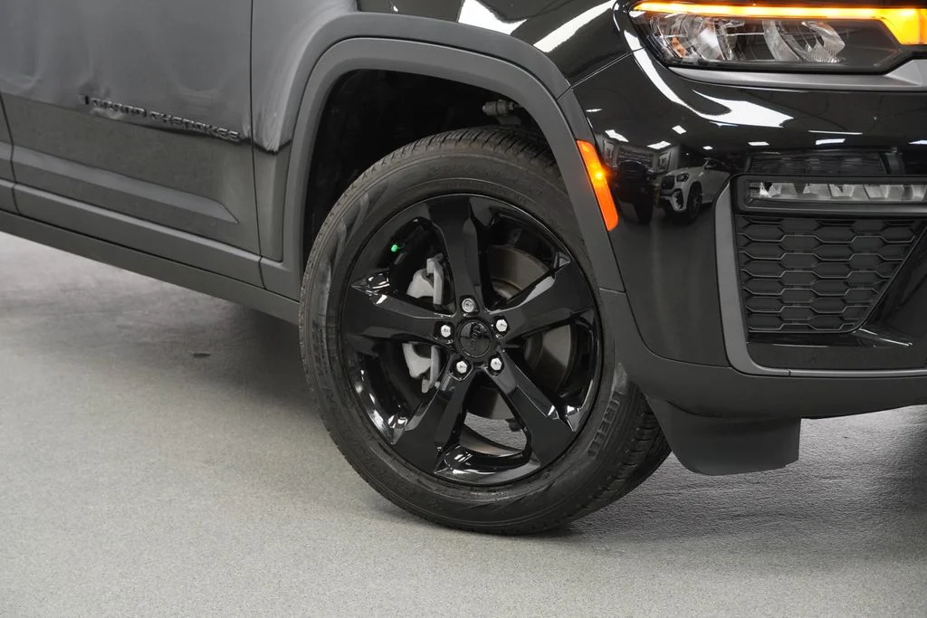 Used 2026 Black Jeep Limited image 4