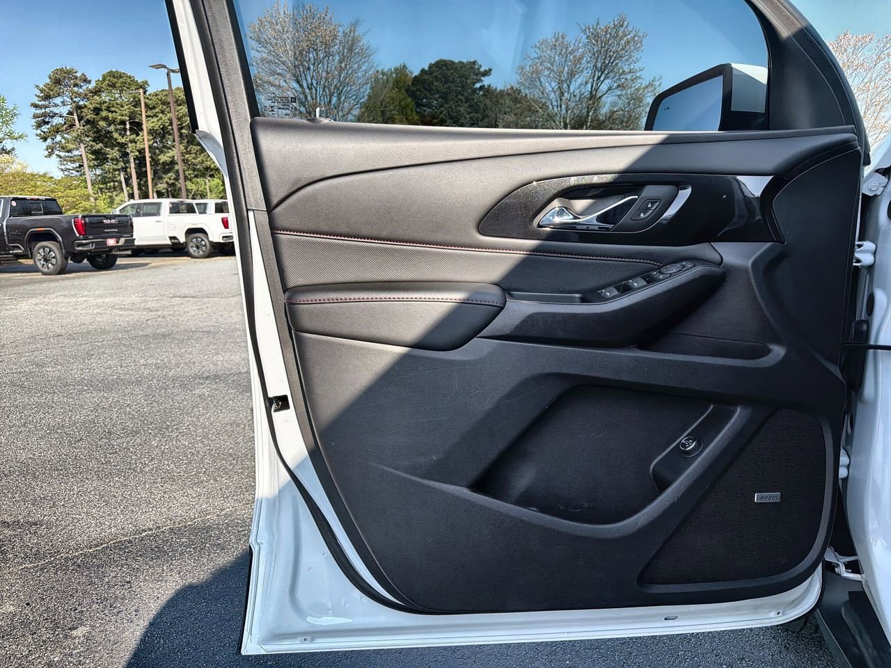 Used 2023 Summit White Chevrolet RS image 18