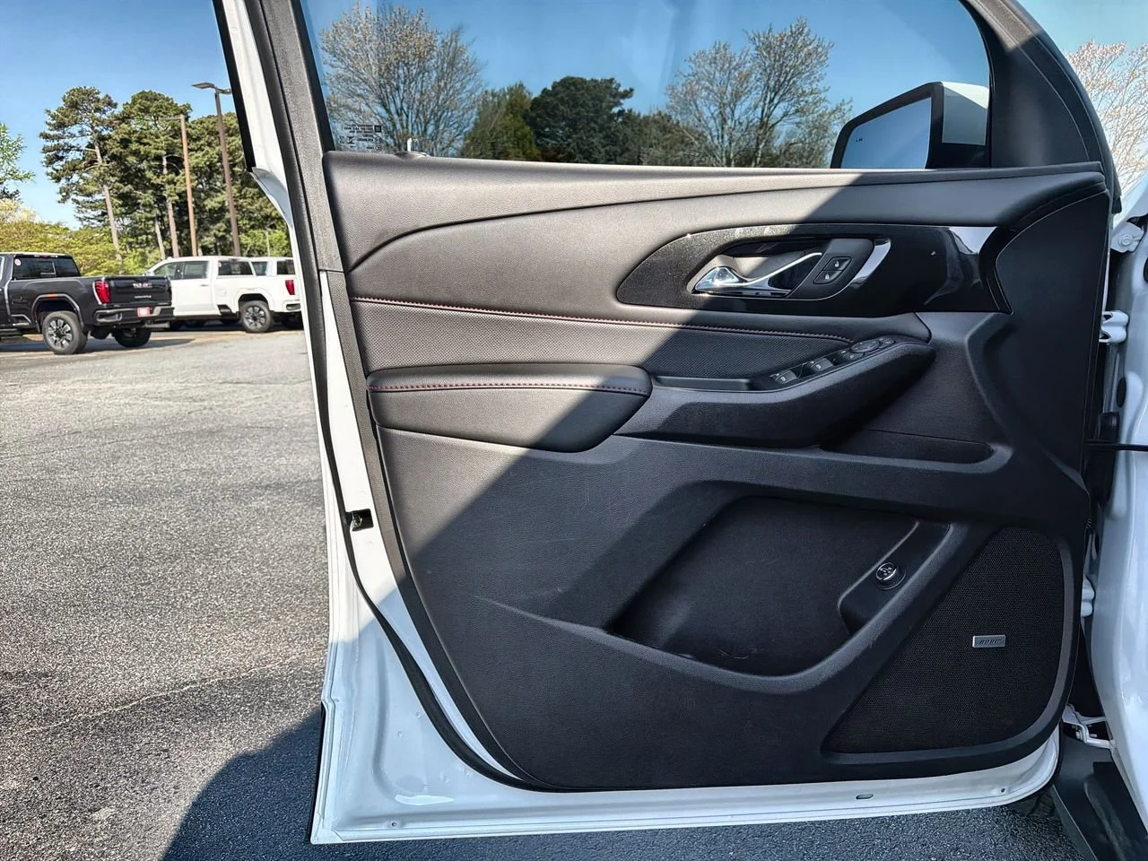 Used 2023 Summit White Chevrolet RS image 18