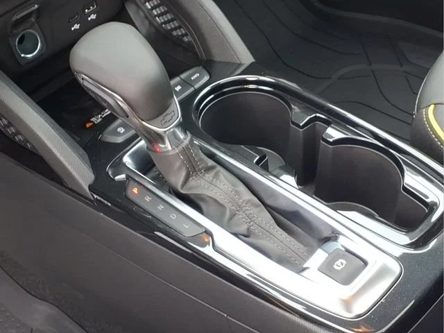 New 2026 Mosaic Black Metallic Chevrolet ACTIV image 8