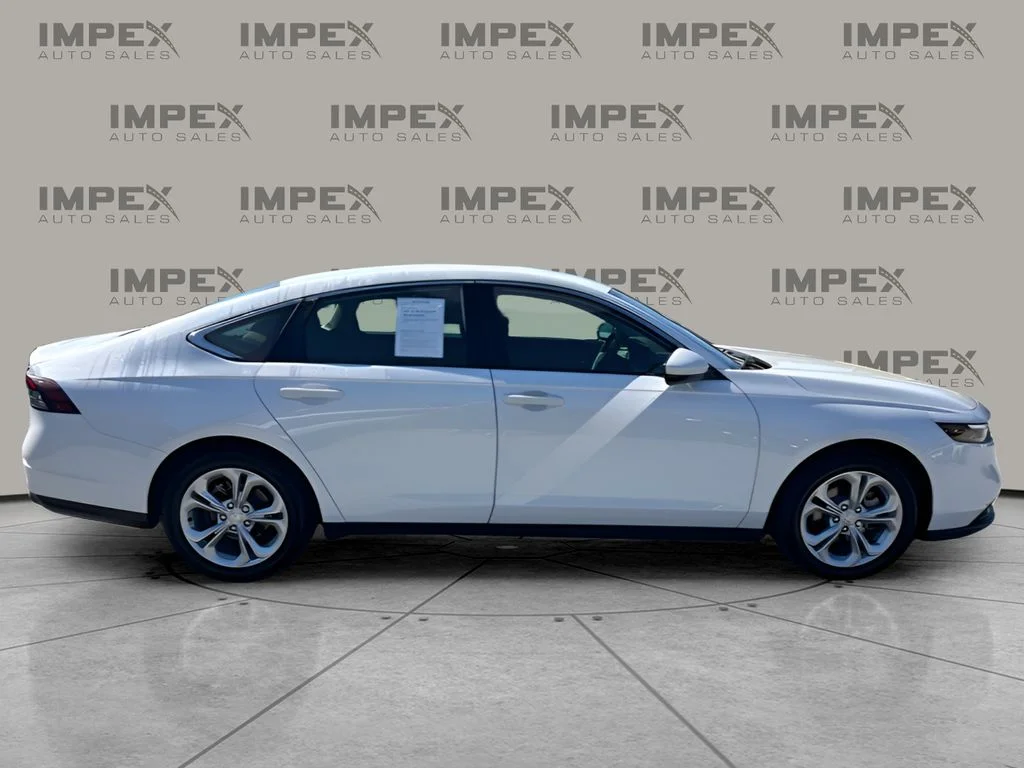 Used 2025 White Honda LX image 6
