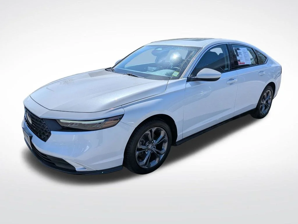 Used 2023 White Honda EX image 7