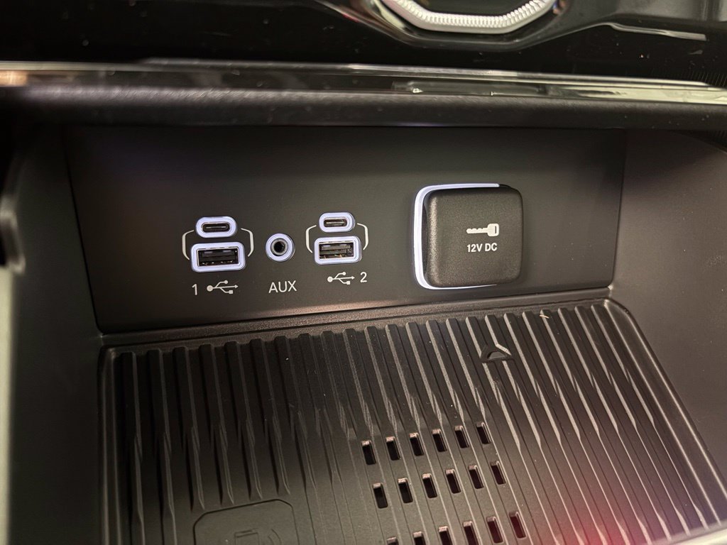 New 2027 High-Gloss Black Paint Jeep Altitude image 30