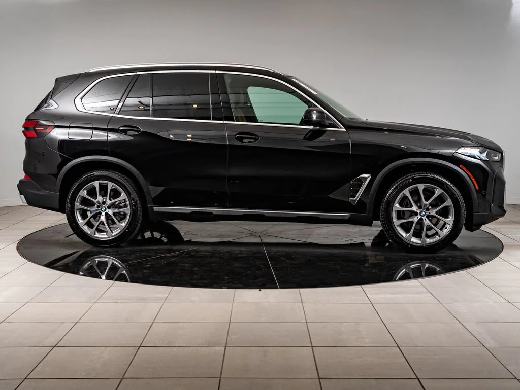 New 2026 Black Sapphire Metallic BMW xDrive40i image 11