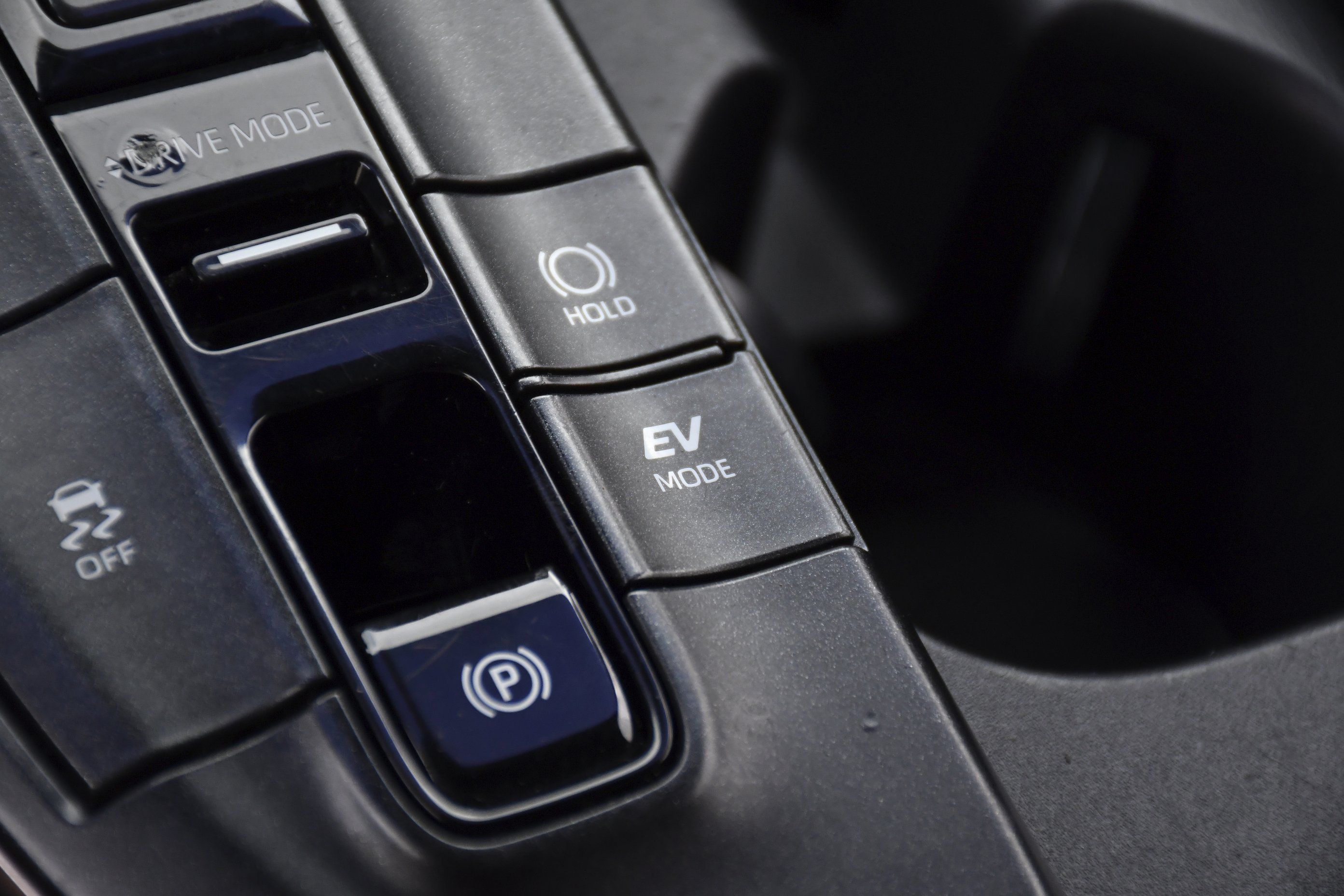 2023 Toyota Crown XLE - Photo 13