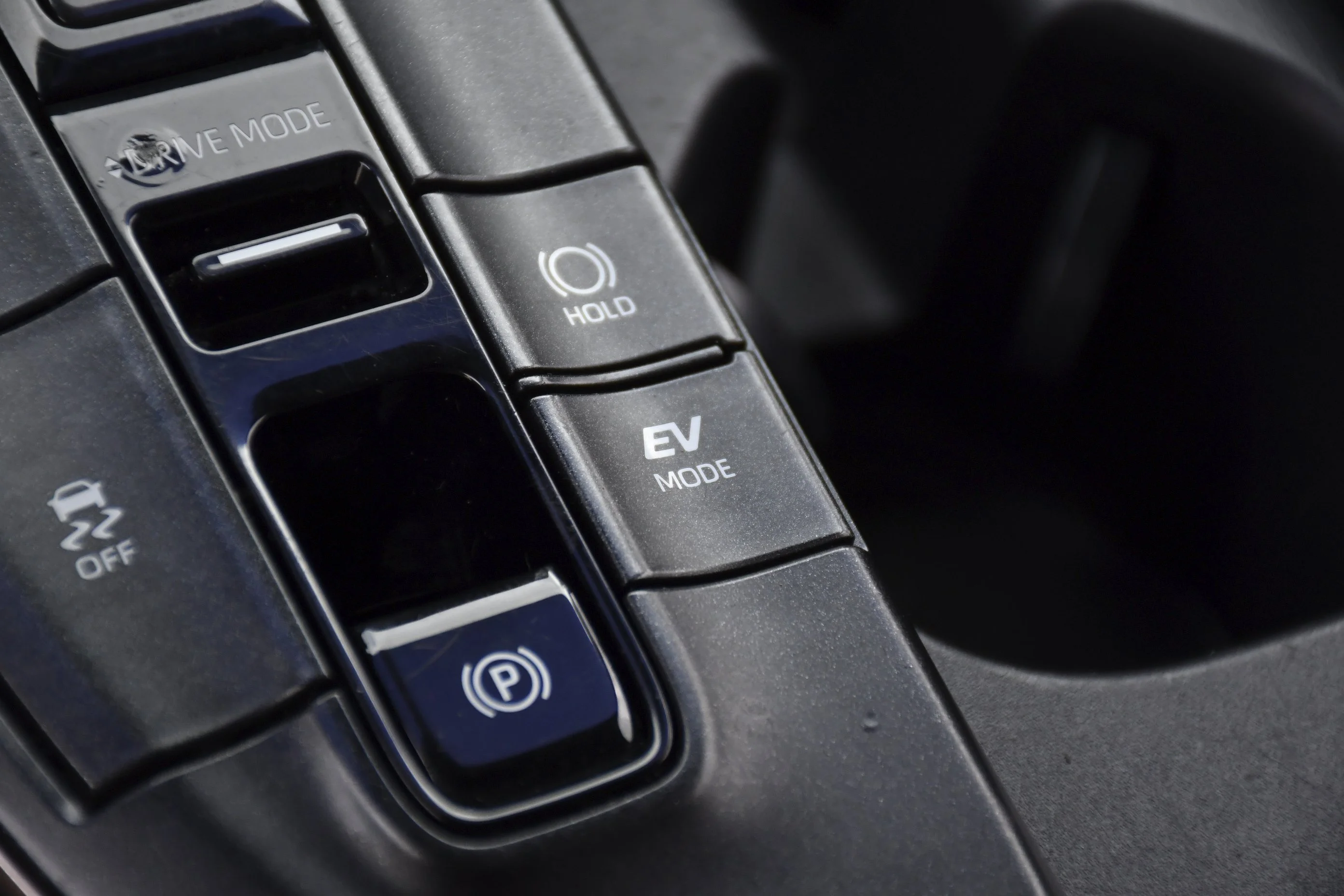 2023 Toyota Crown XLE - Photo 13