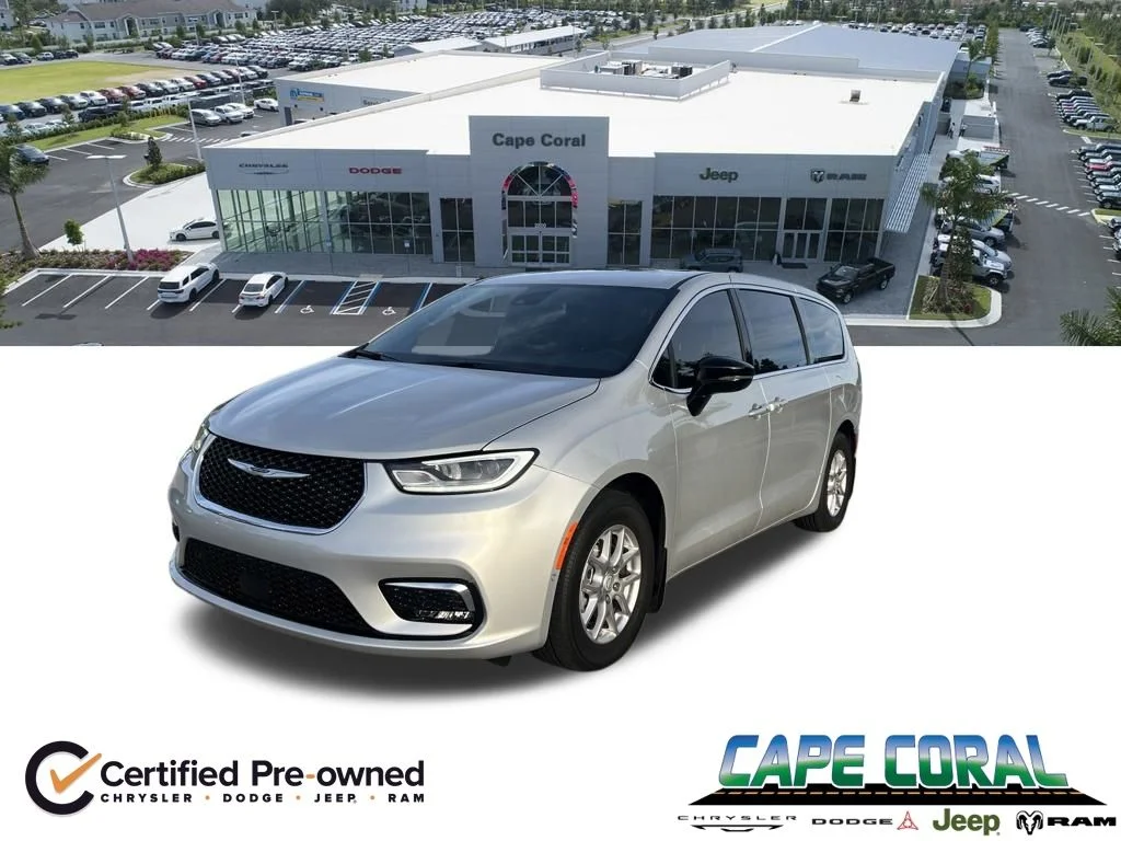 2026 Chrysler Pacifica Select's photo