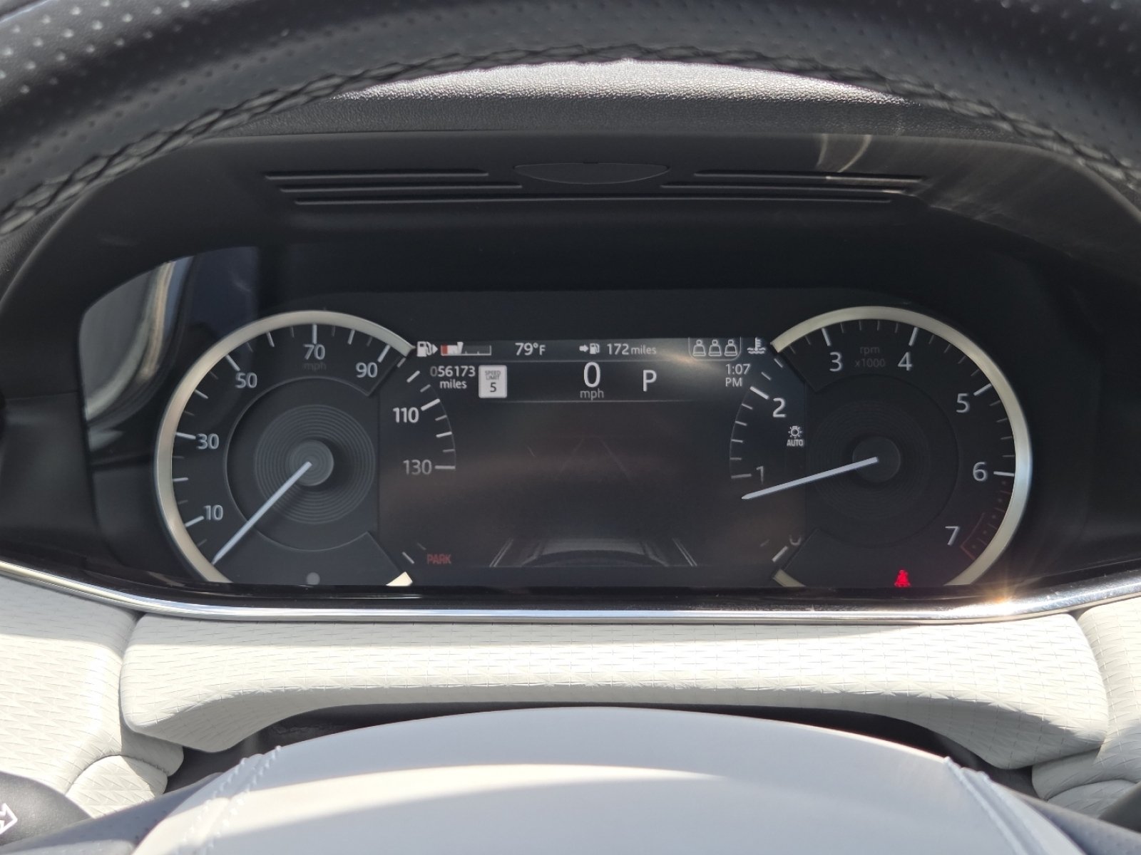 Used 2023 Fuji White Land Rover Dynamic image 35