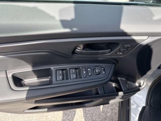 Certified Used 2026 Solar Silver Metallic Honda EX-L image 19