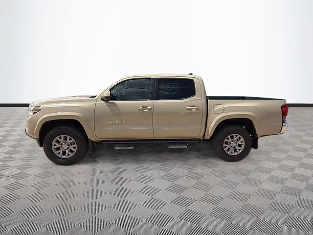 Used 2019  Toyota SR5 image 4