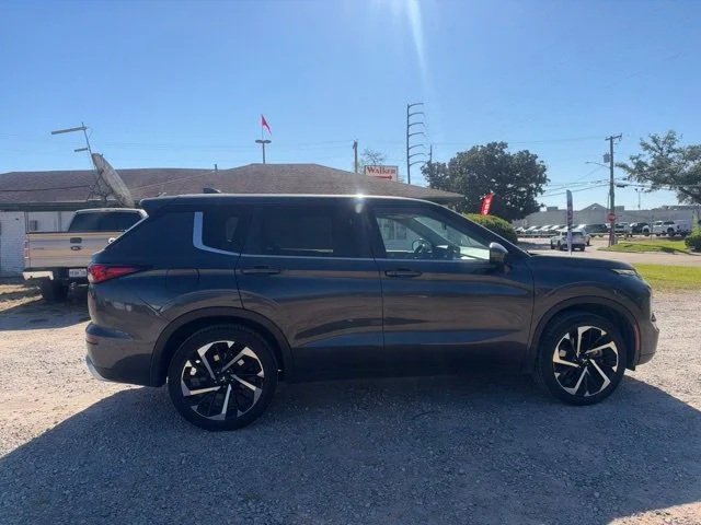 Used 2024 Black Mitsubishi SE image 16