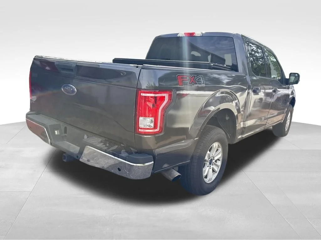 Used 2016 Gray Ford XLT image 9