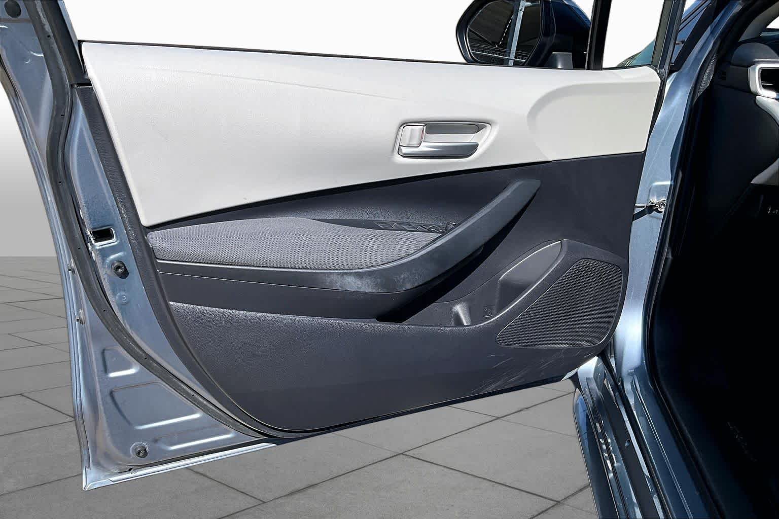 Used 2021 Celestite Toyota Hybrid LE image 23
