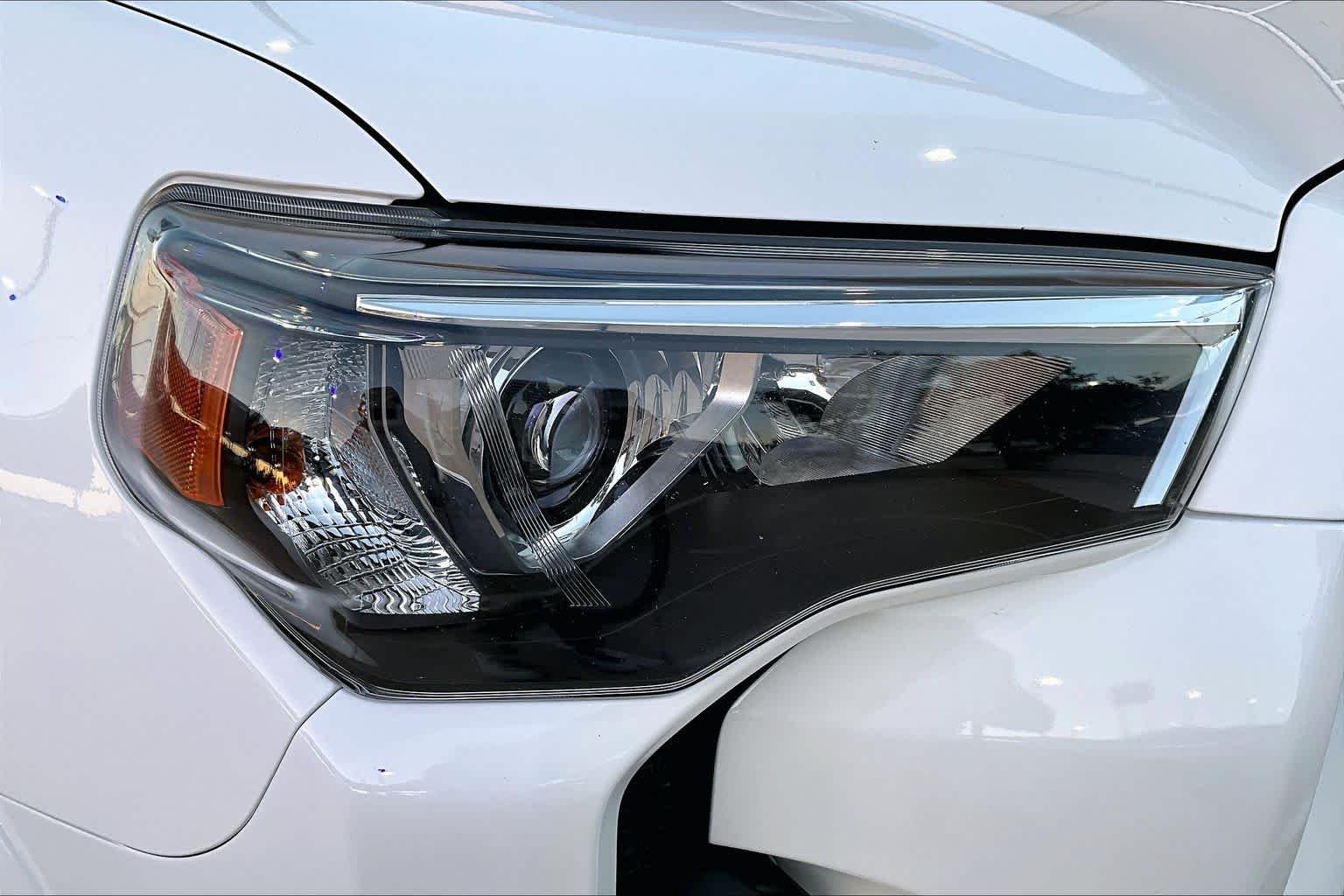 Used 2021 Super White Toyota SR5 image 26