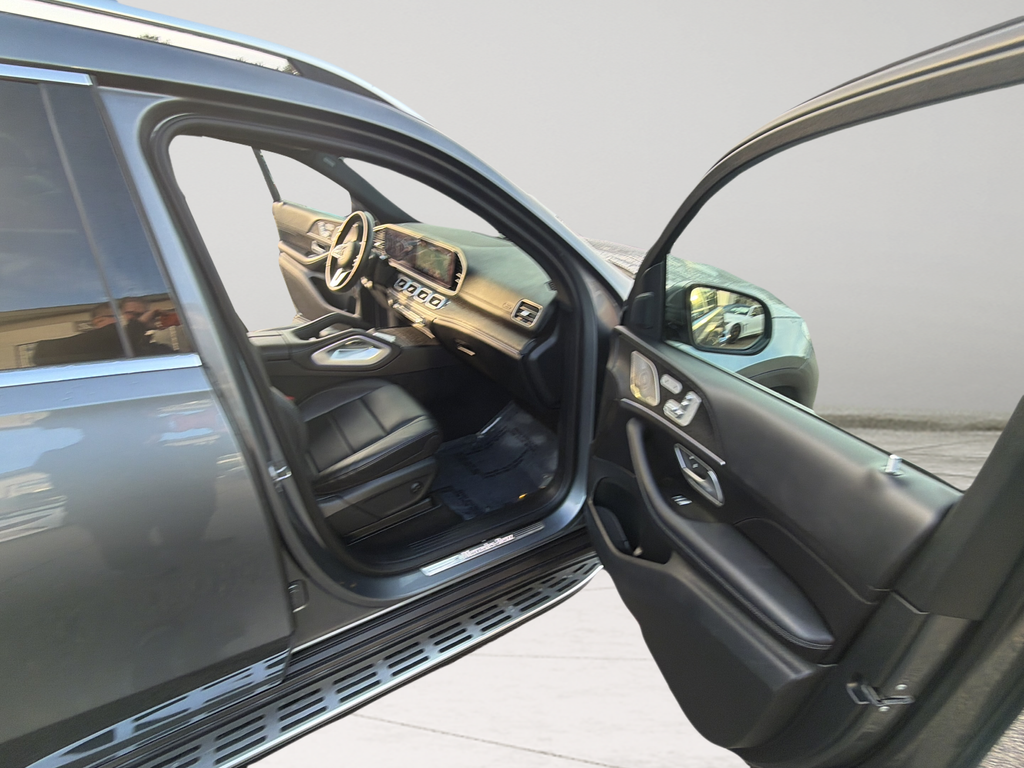 Used 2023  Mercedes-Benz GLS 450 image 22