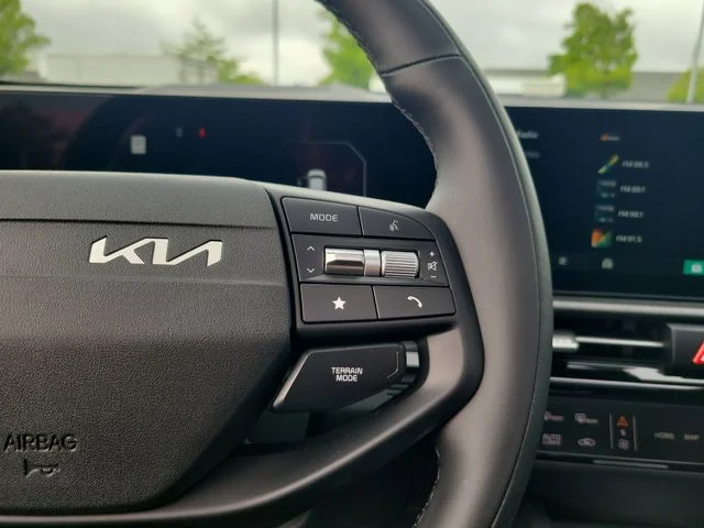 New 2026 Glacial White Pearl Kia X-Line image 19