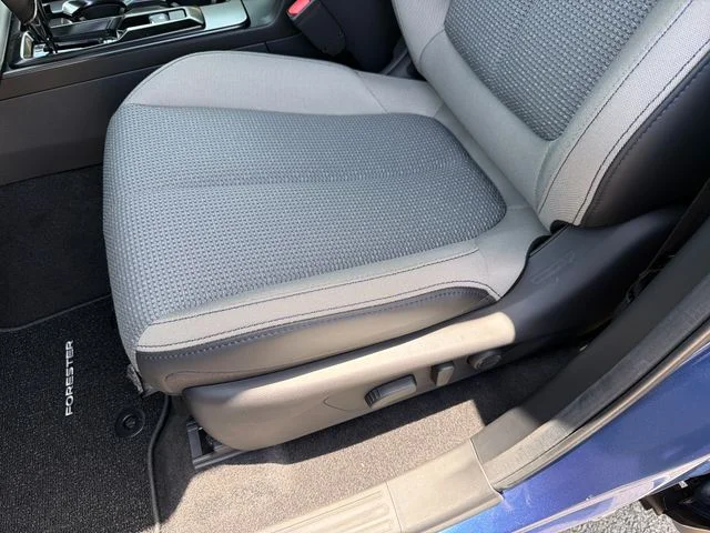 New 2026 DAYBREAK BLUE PEARL Subaru Premium image 21