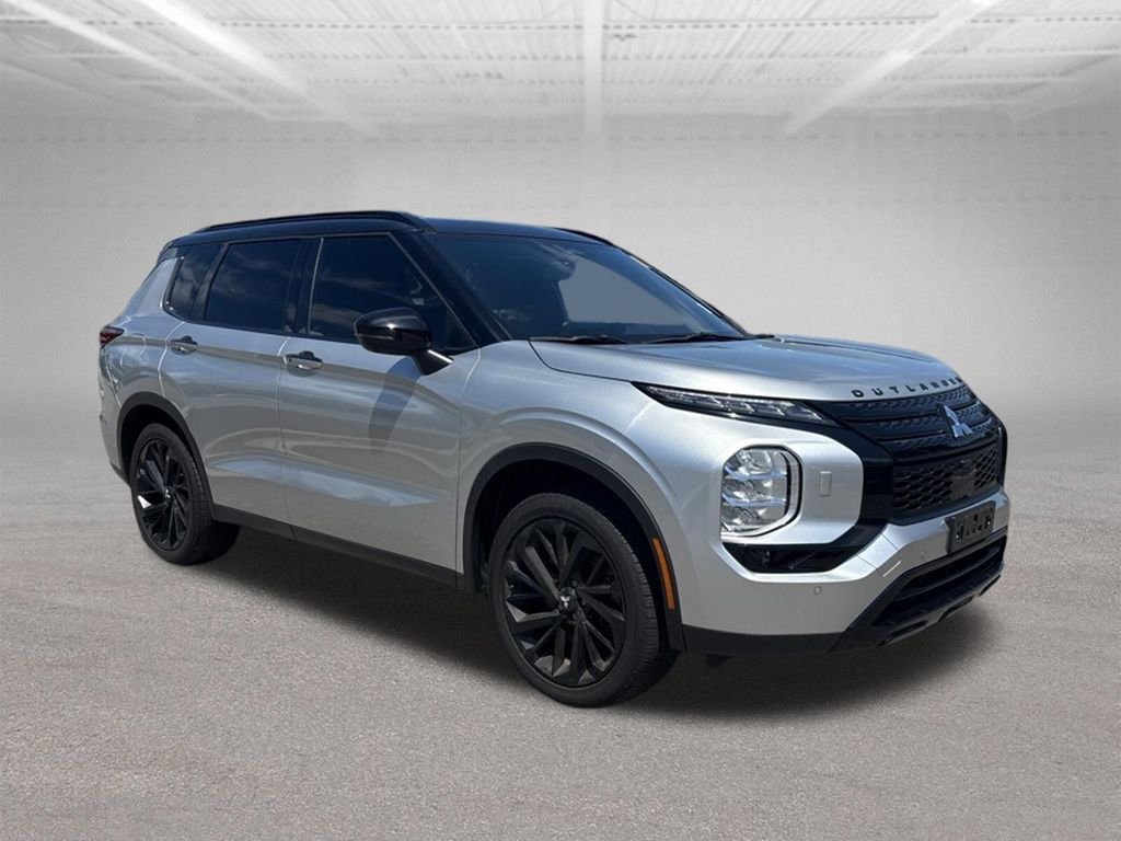 Used 2024 Gray Mitsubishi SEL Platinum Edition image 2