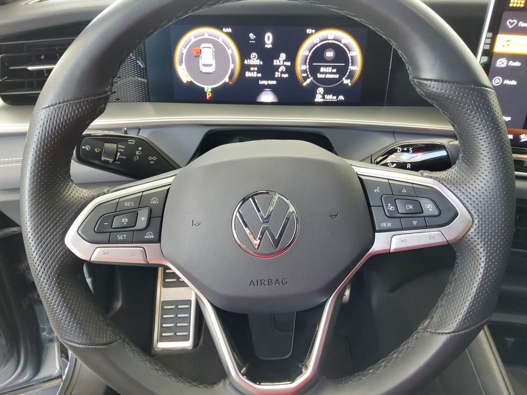 Used 2025 Silver Volkswagen 2.0T SE R-Line Black image 9