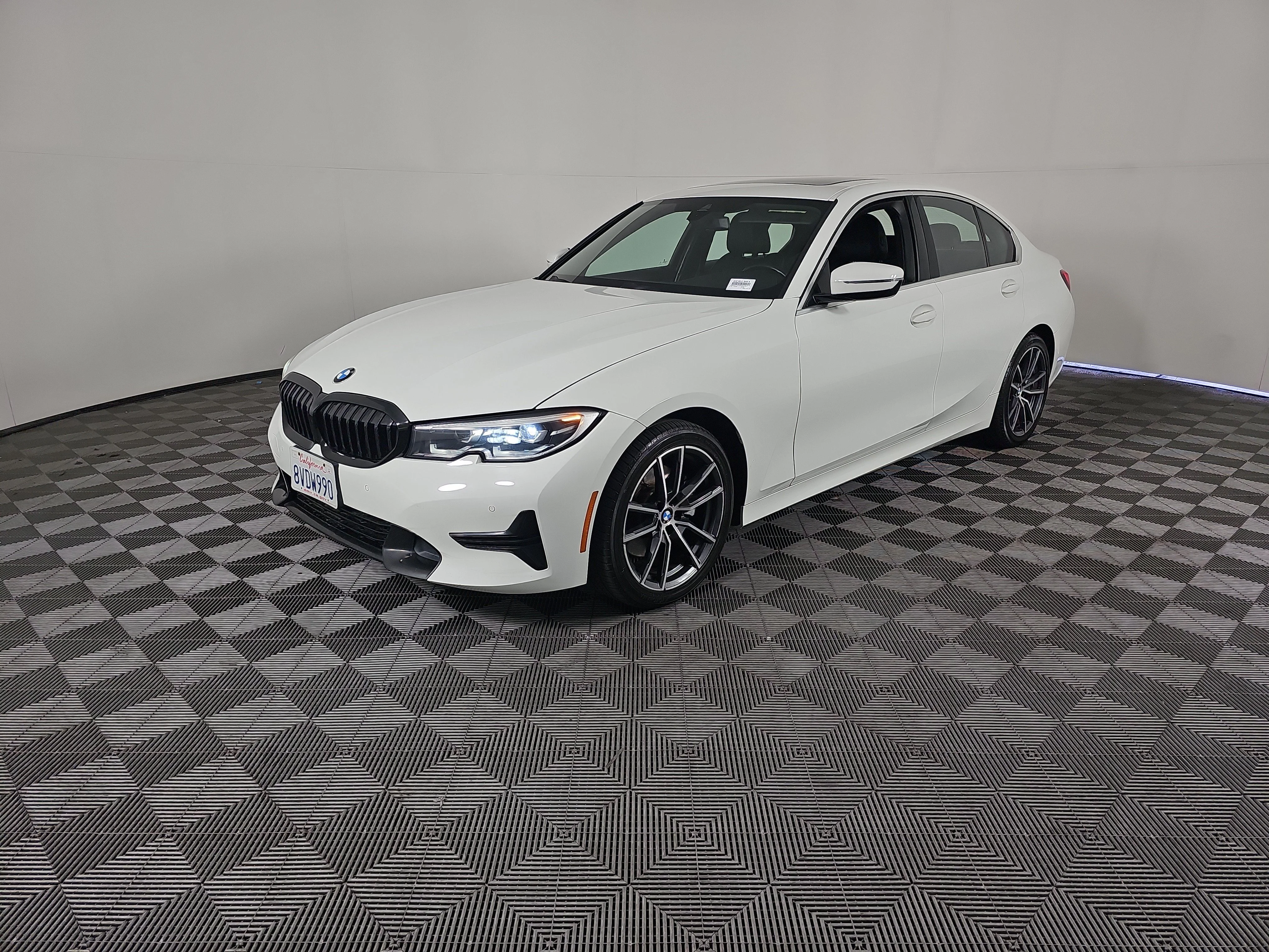 Used 2021 Alpine White BMW  image 8