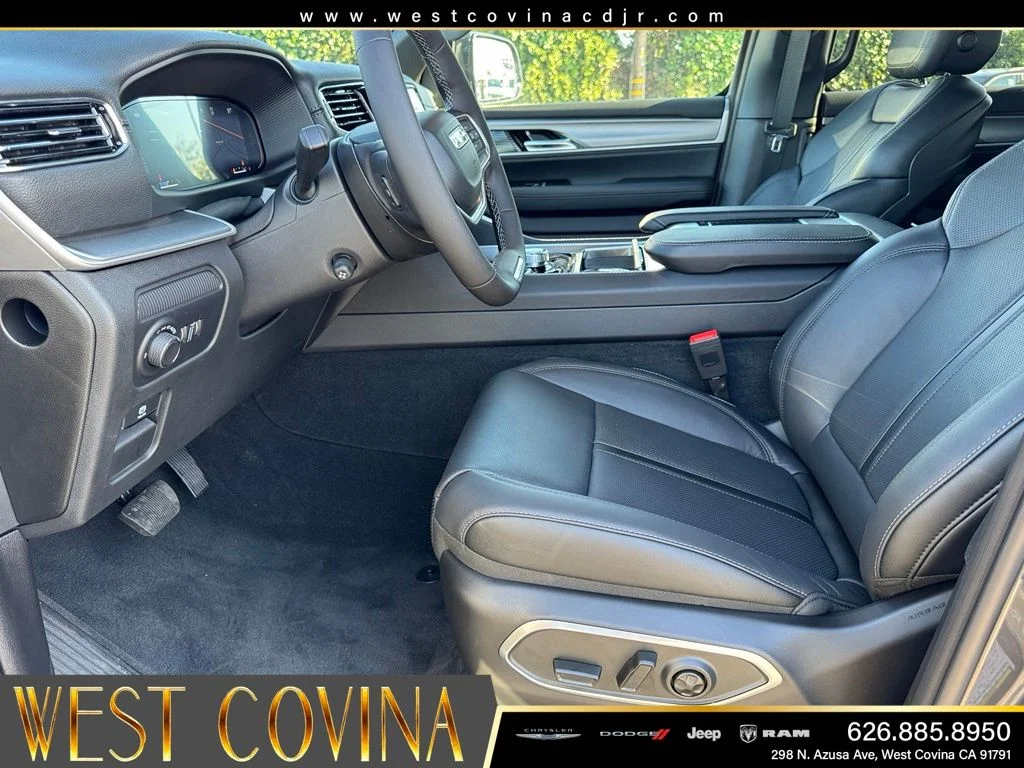 New 2026 Baltic Gray Metallic Clearcoat Jeep Limited Altitude image 18