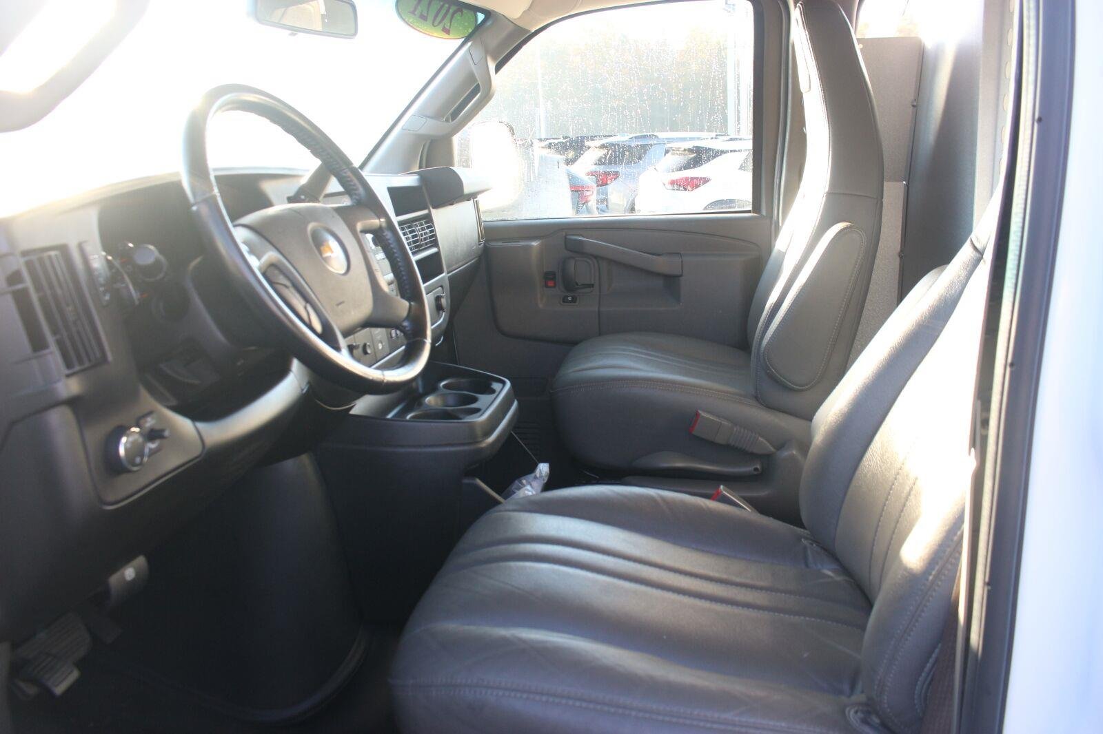 Used 2021 SUMMIT WHITE Chevrolet RWD 2500 155" image 16