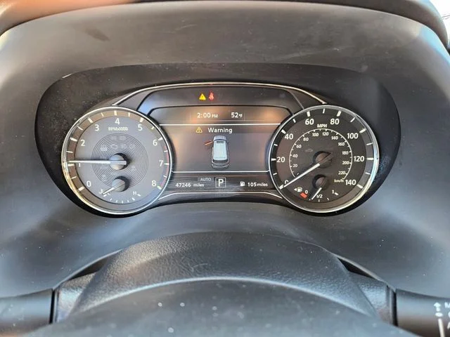 Used 2024 White INFINITI LUXE image 33