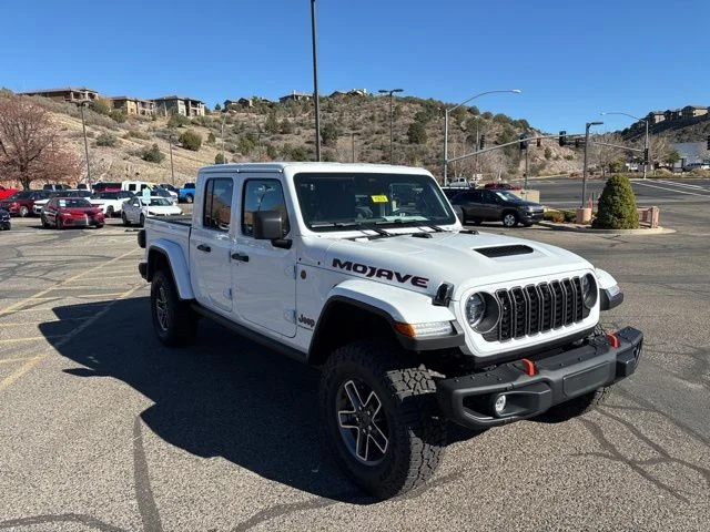 New 2026 Bright White Clear-Coat Exterior Paint Jeep Mojave X image 4