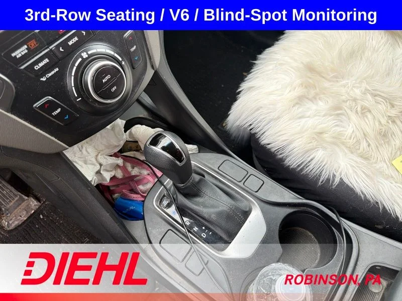 Used 2018 White Hyundai SE image 18