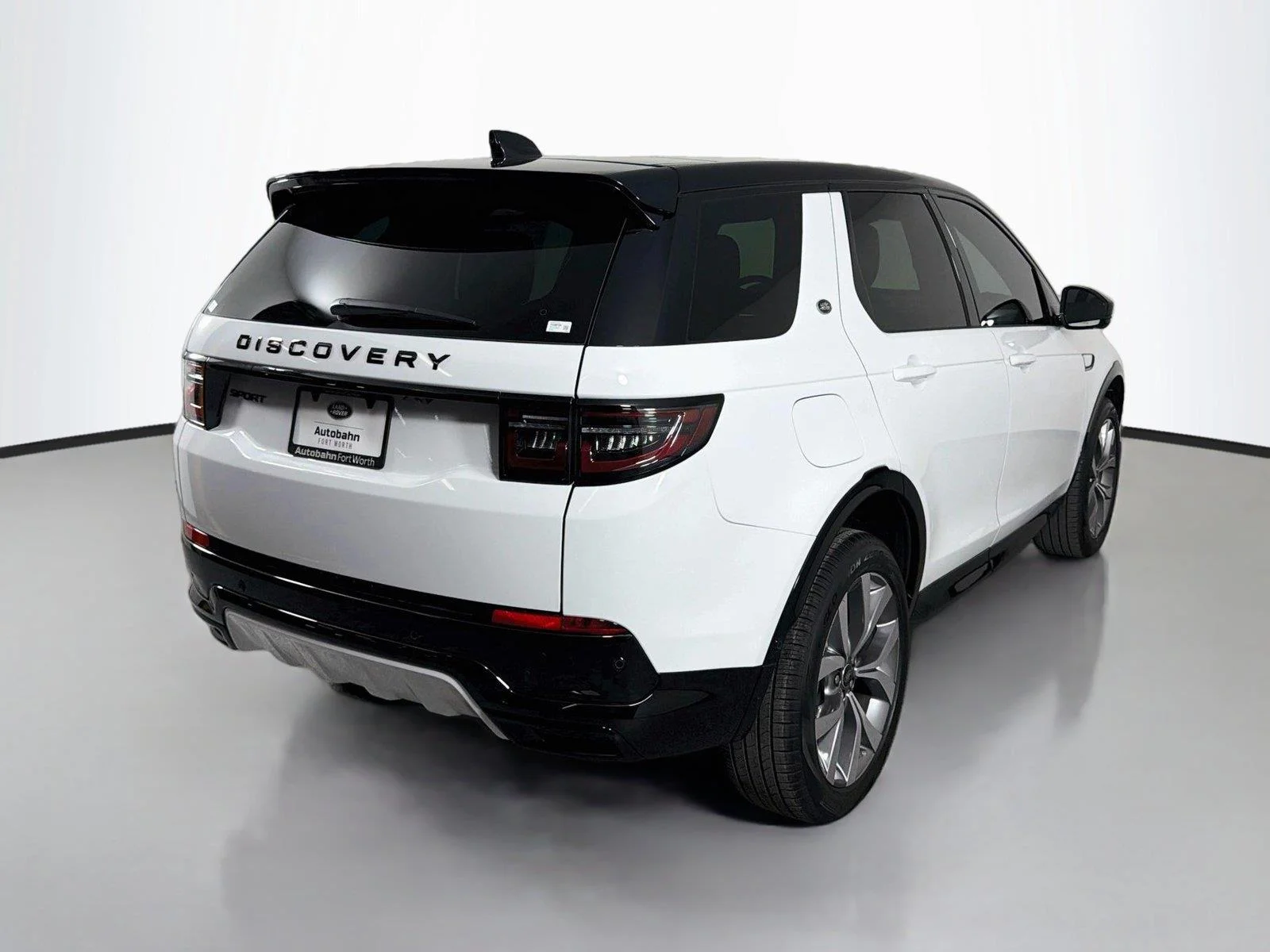 New 2026 Fuji White Land Rover Landmark Edition image 5