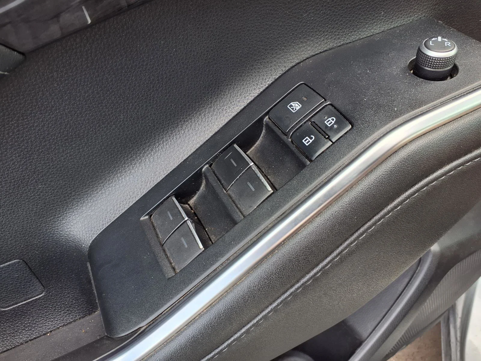 Used 2021 Celestial Silver Metallic Toyota Hybrid Platinum image 19