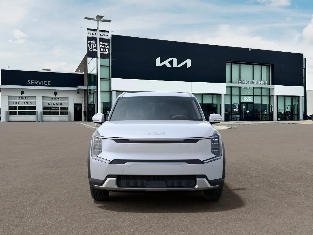 New 2026 Glacial White Pearl Kia Wind image 2