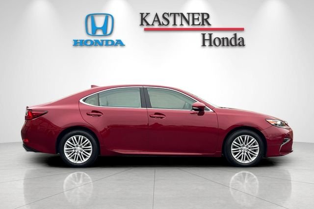 Used 2016 Red Lexus 350 image 4
