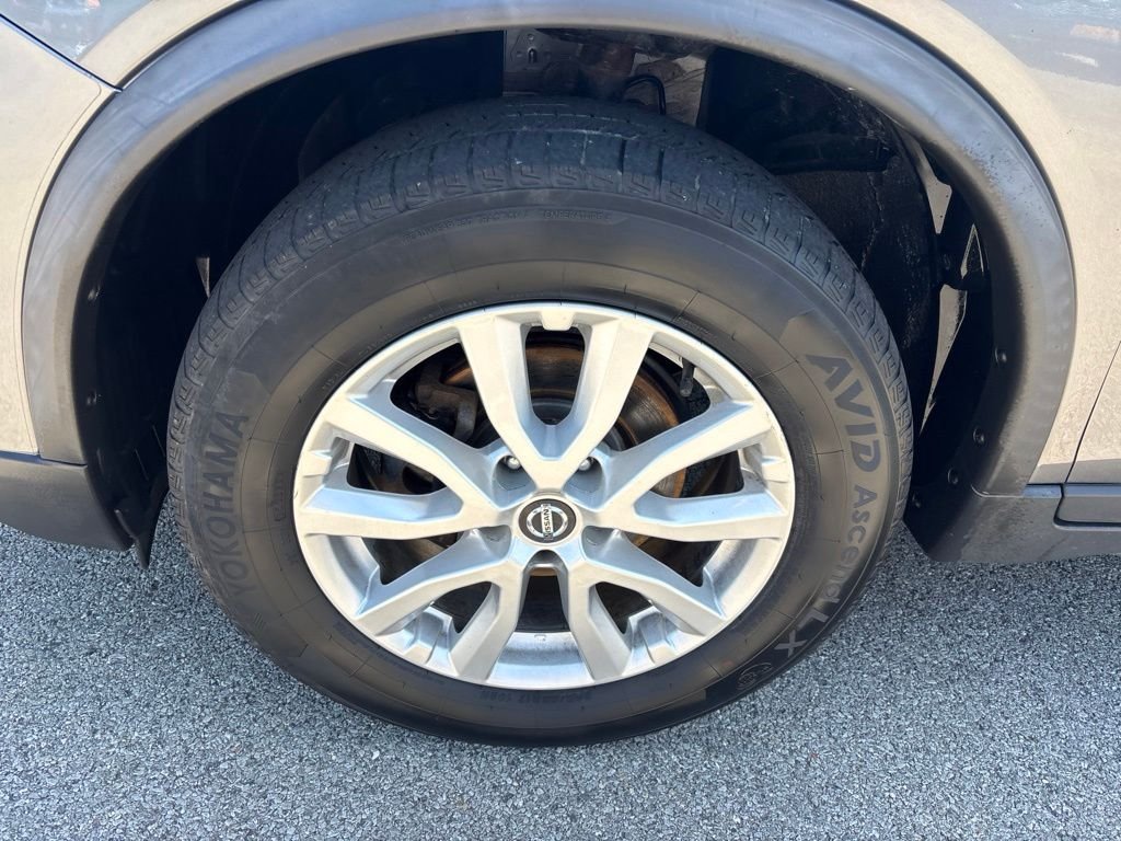 Used 2019 Gray Nissan SV image 11