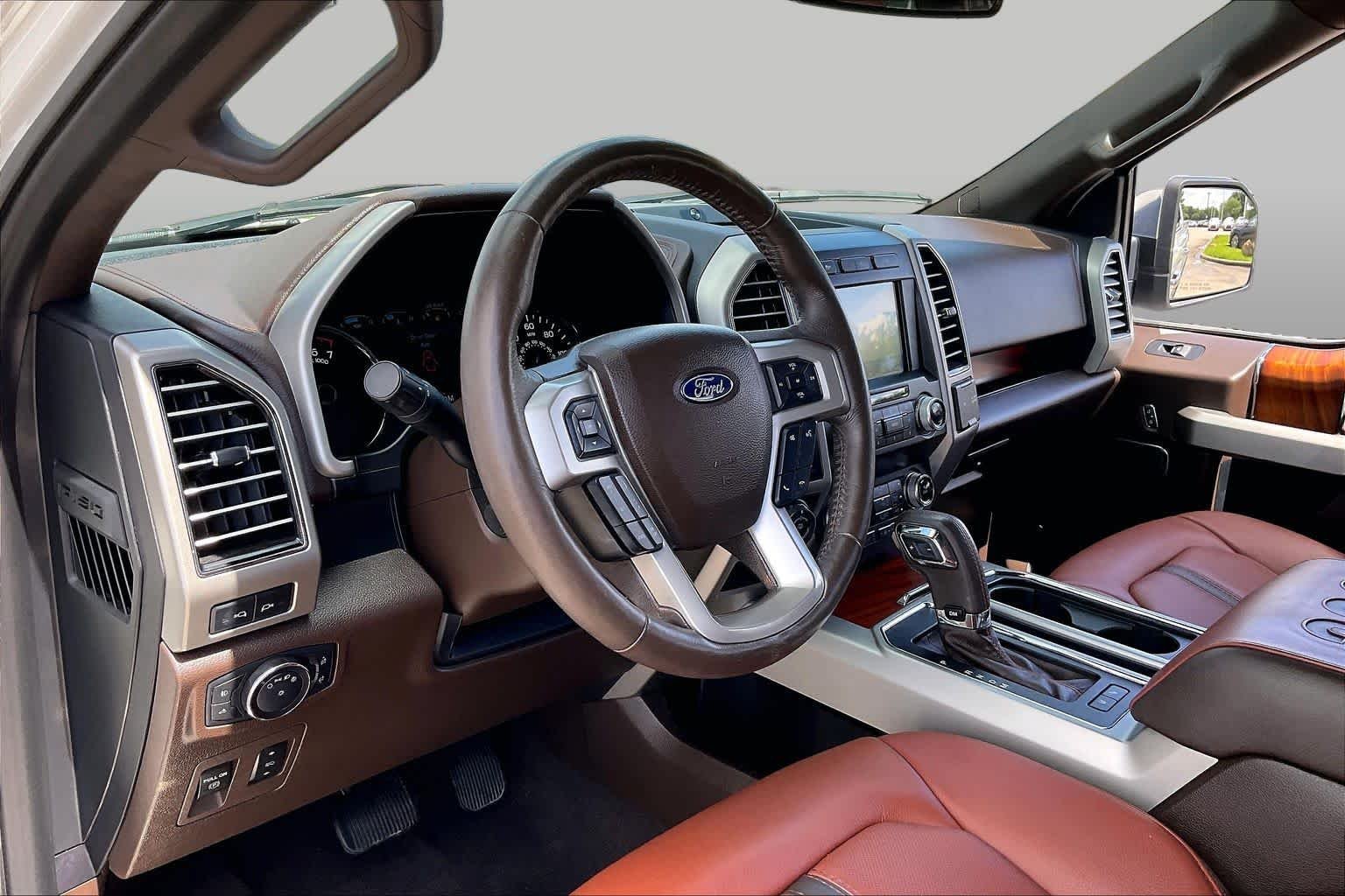 Used 2020 Star White Metallic Tri-Coat/Stone Gray Ford King Ranch image 16