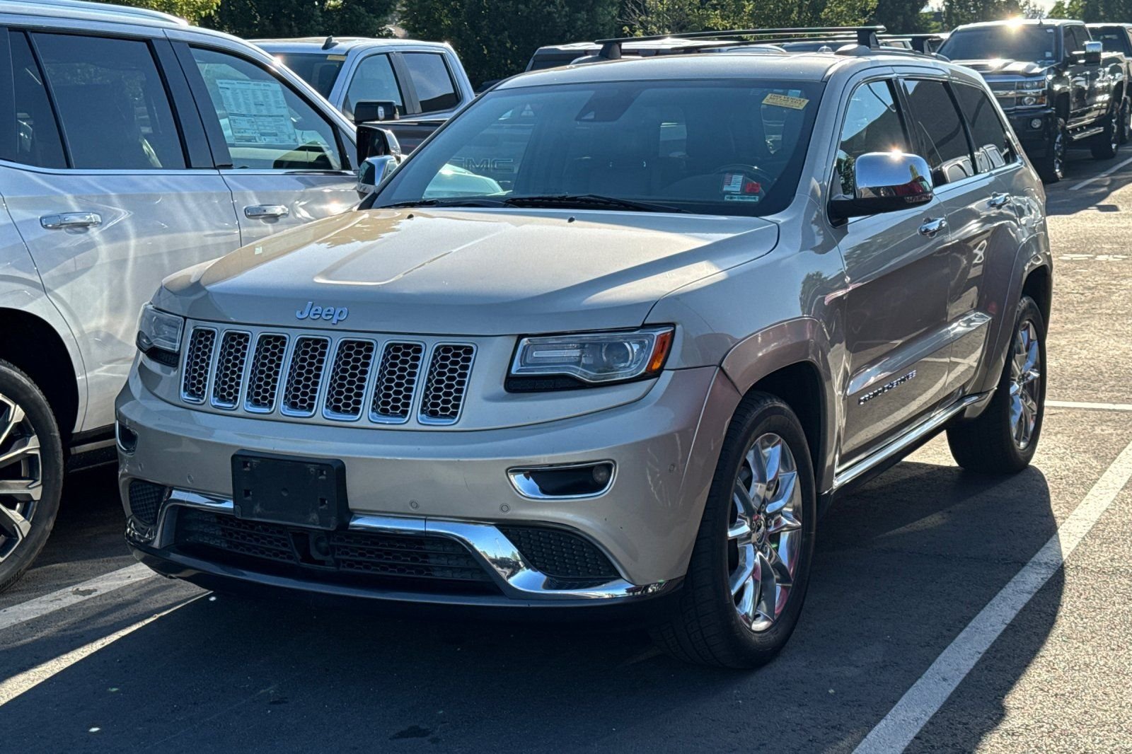 Used 2014 Beige Jeep Summit image 2