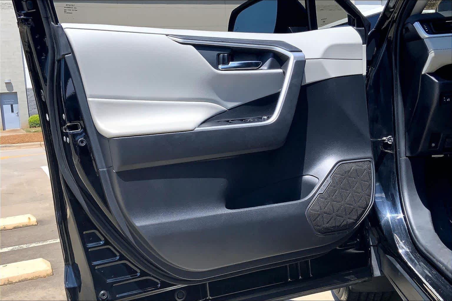 2024 Toyota RAV4 XLE - Photo 22