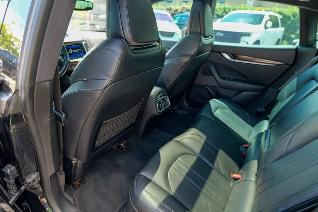 Used 2017  Maserati S image 26