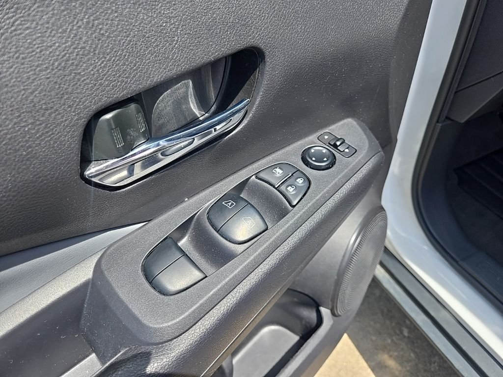 Used 2024 White Nissan SR image 32