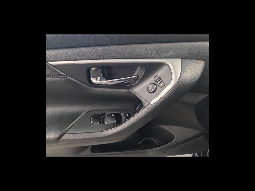 Used 2018 Gray Nissan 2.5 SR image 12