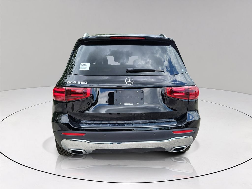 New 2026 Night Black Mercedes-Benz GLB 250 image 5