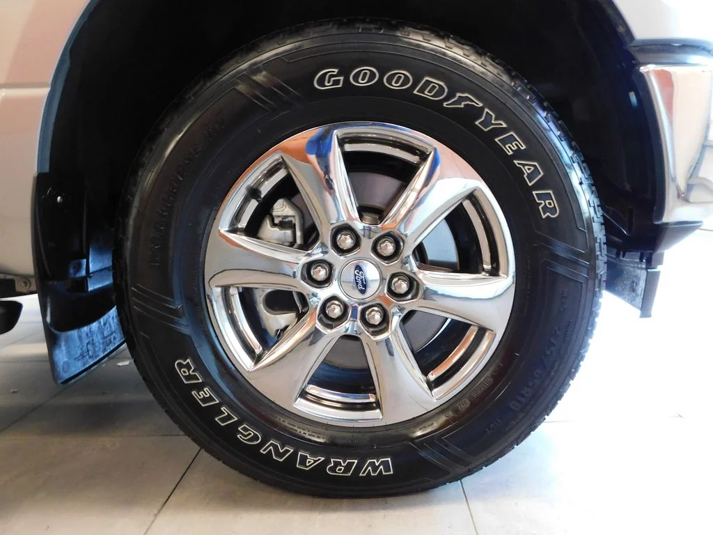 Used 2020 Iconic Silver Metallic Ford XLT image 9