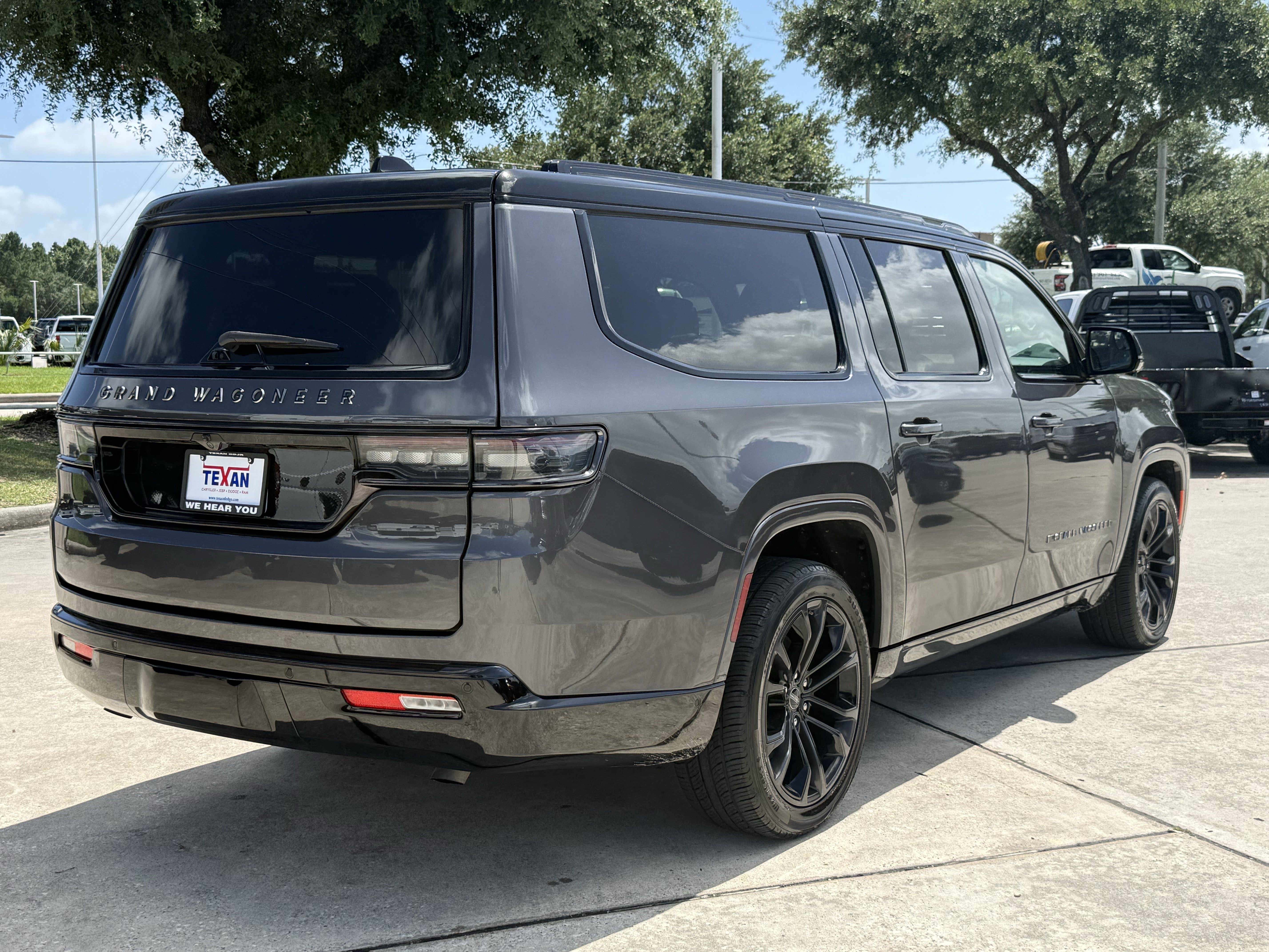Used 2024 Baltic Gray Metallic Clearcoat Jeep  image 4