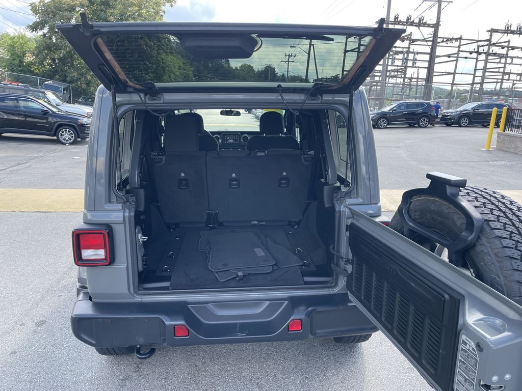 Used 2020 Gray Jeep Unlimited Sahara image 12