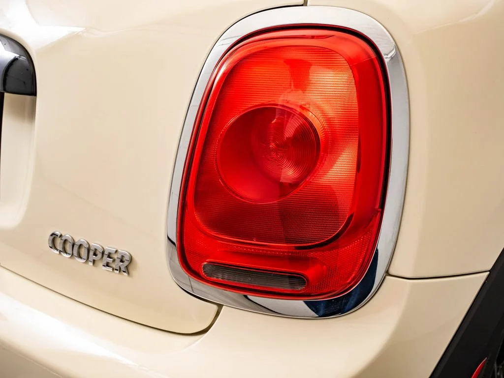 Used 2018 Pepper White MINI  image 9