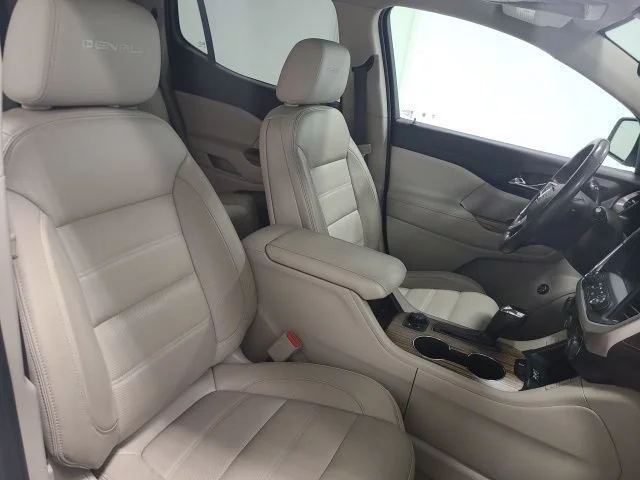 Used 2019 White Frost Tricoat GMC Denali image 9