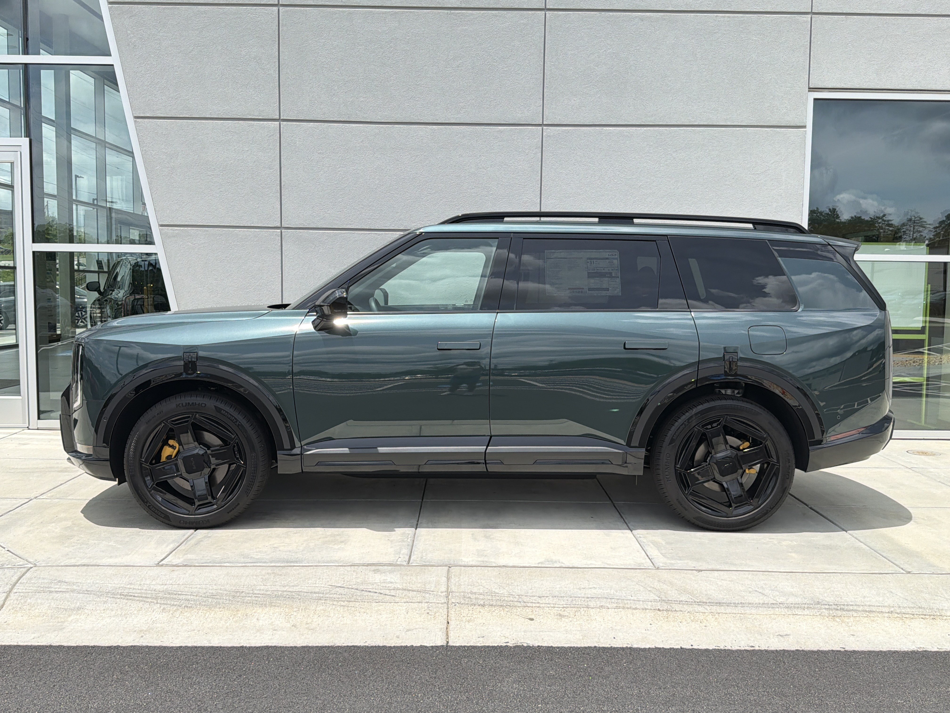 New 2027 Black Jade Green Kia X-Line SX image 4