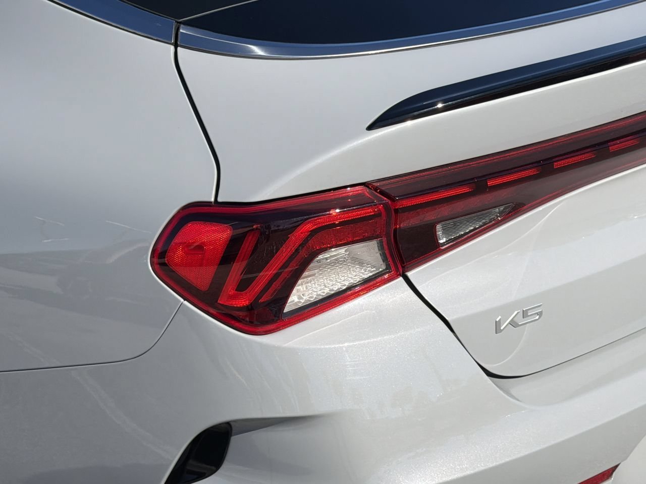 Used 2023 Wolf Gray Kia GT-Line image 7